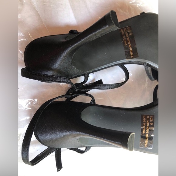 New 4” black heels women’s size 9 - Picture 5 of 6